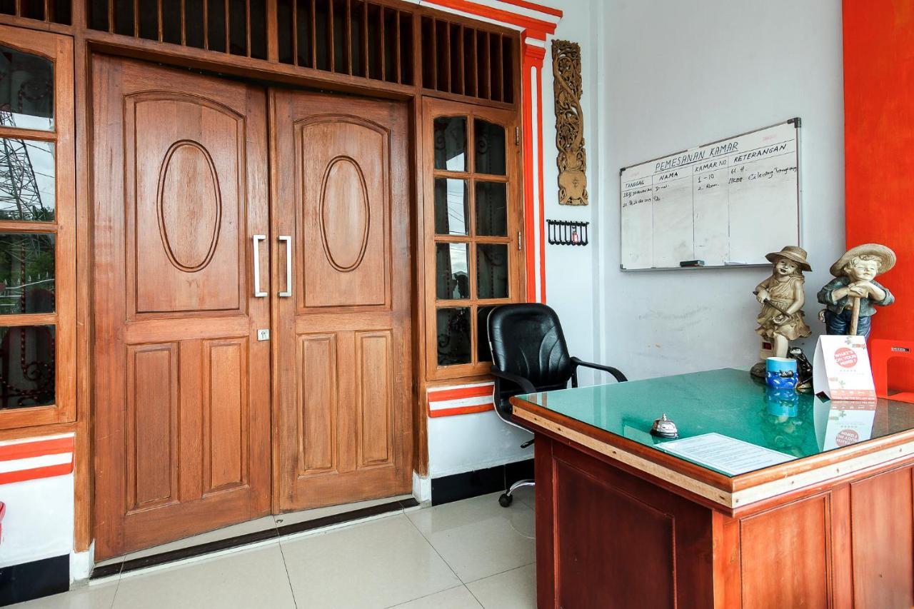 Oyo 1520 Hotel Kartini Tarutung Extérieur photo