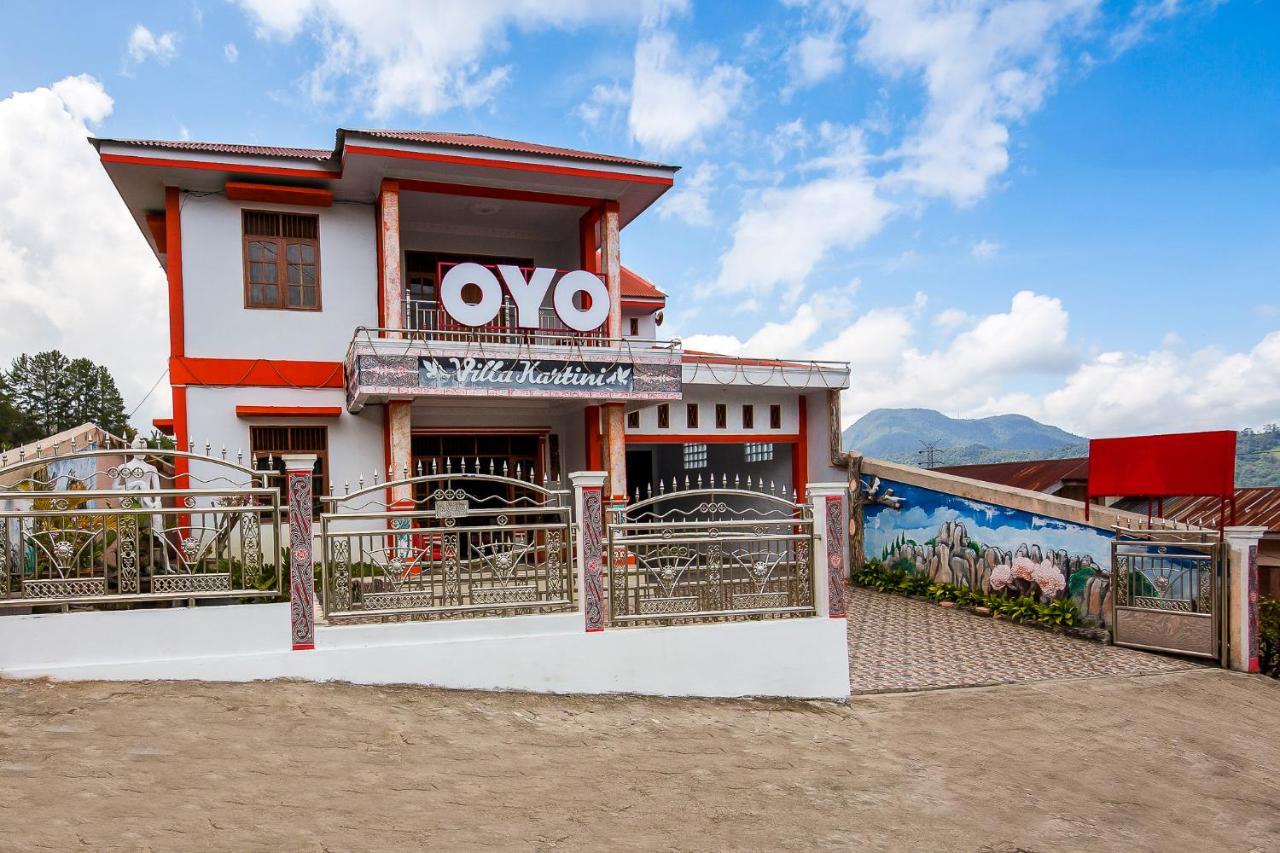Oyo 1520 Hotel Kartini Tarutung Extérieur photo