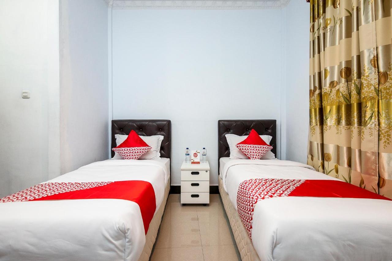 Oyo 1520 Hotel Kartini Tarutung Extérieur photo