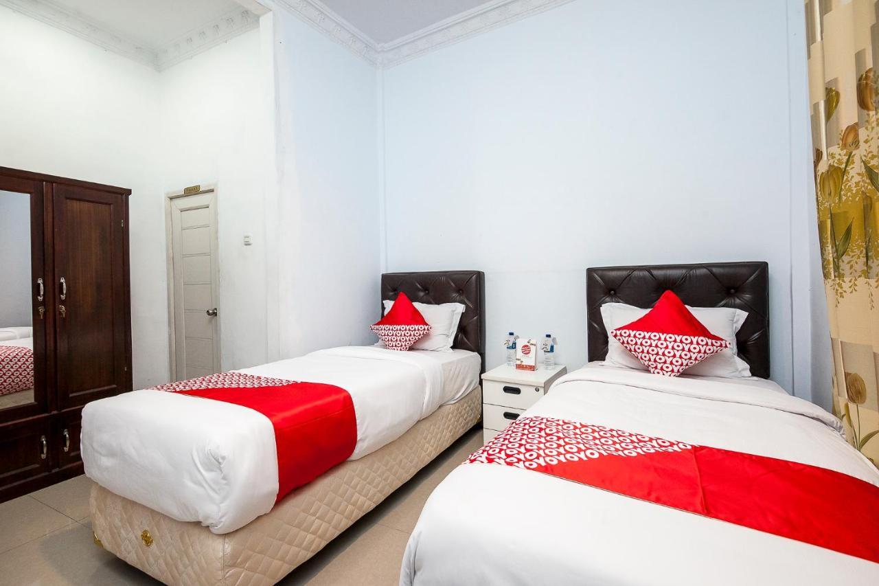 Oyo 1520 Hotel Kartini Tarutung Extérieur photo
