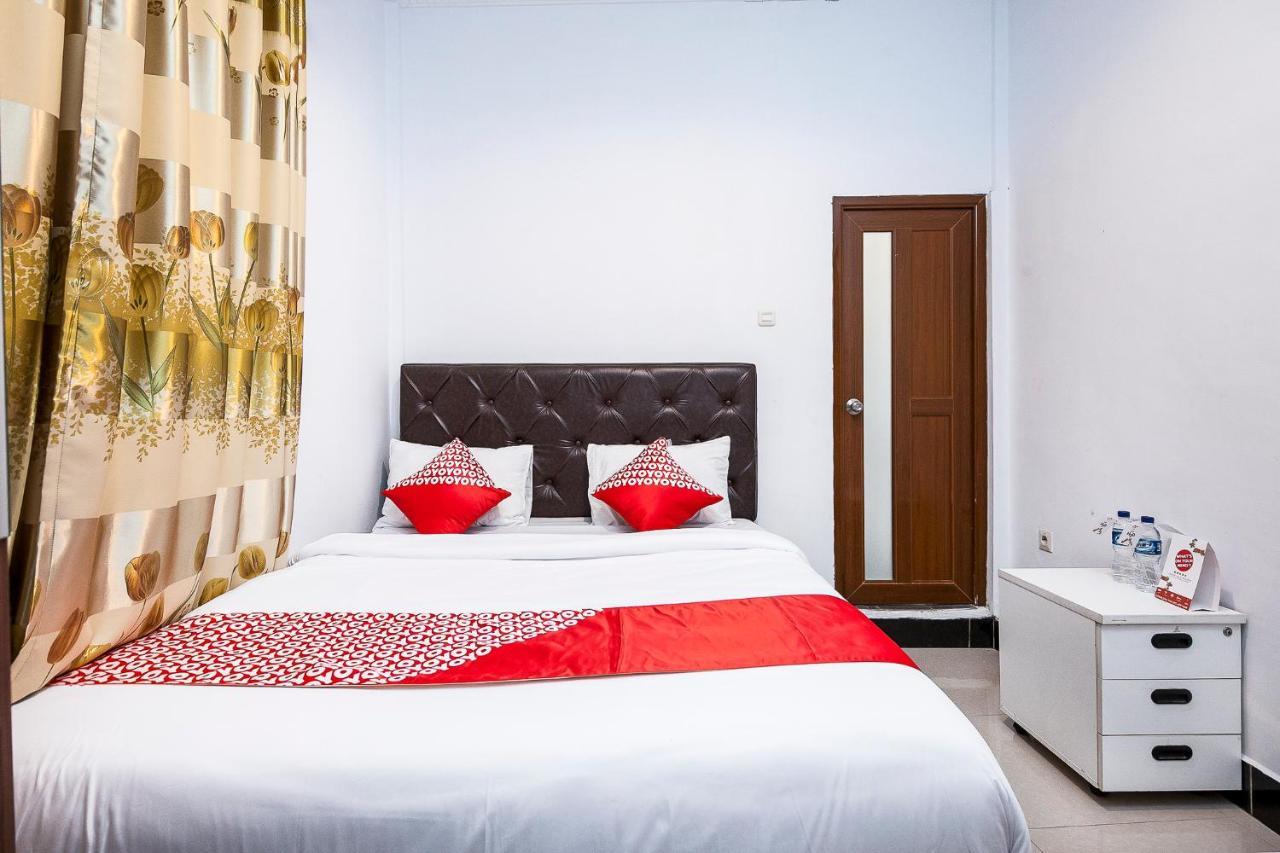 Oyo 1520 Hotel Kartini Tarutung Extérieur photo