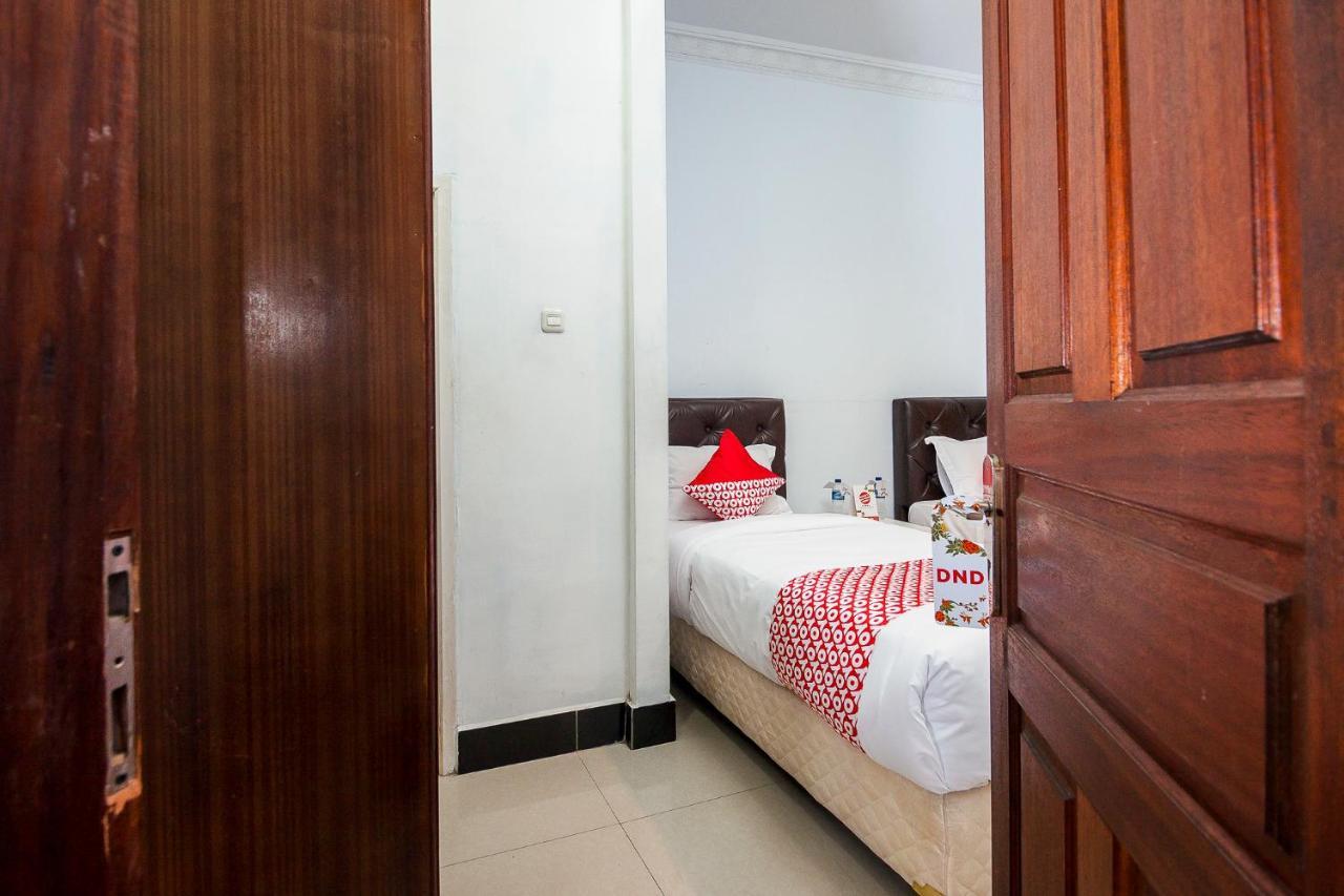 Oyo 1520 Hotel Kartini Tarutung Extérieur photo