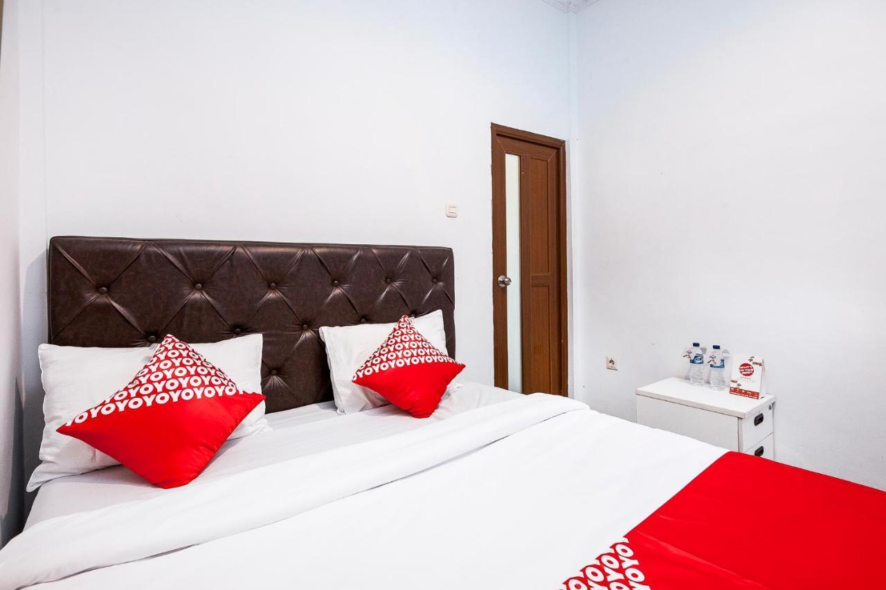 Oyo 1520 Hotel Kartini Tarutung Extérieur photo