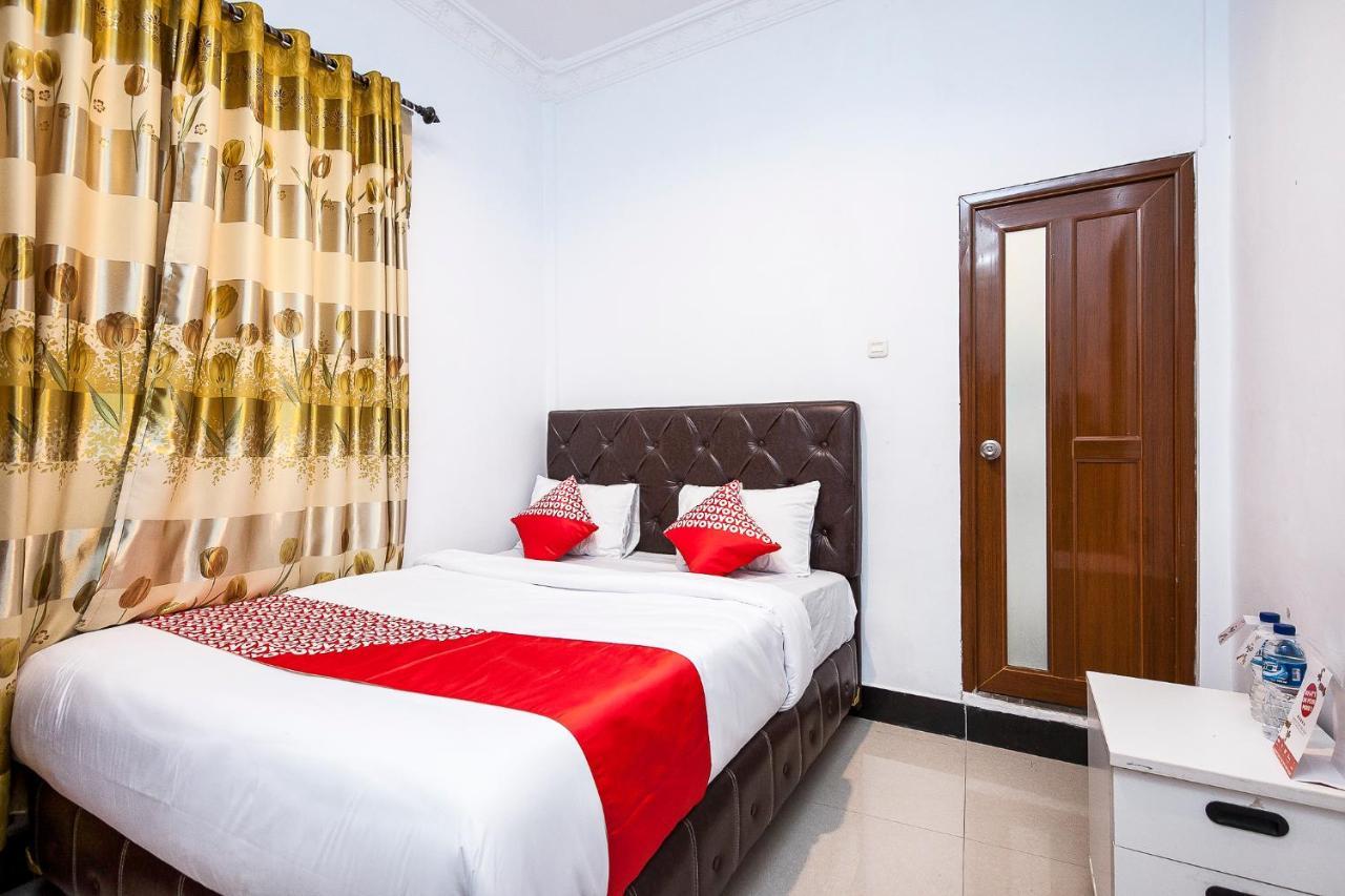 Oyo 1520 Hotel Kartini Tarutung Extérieur photo