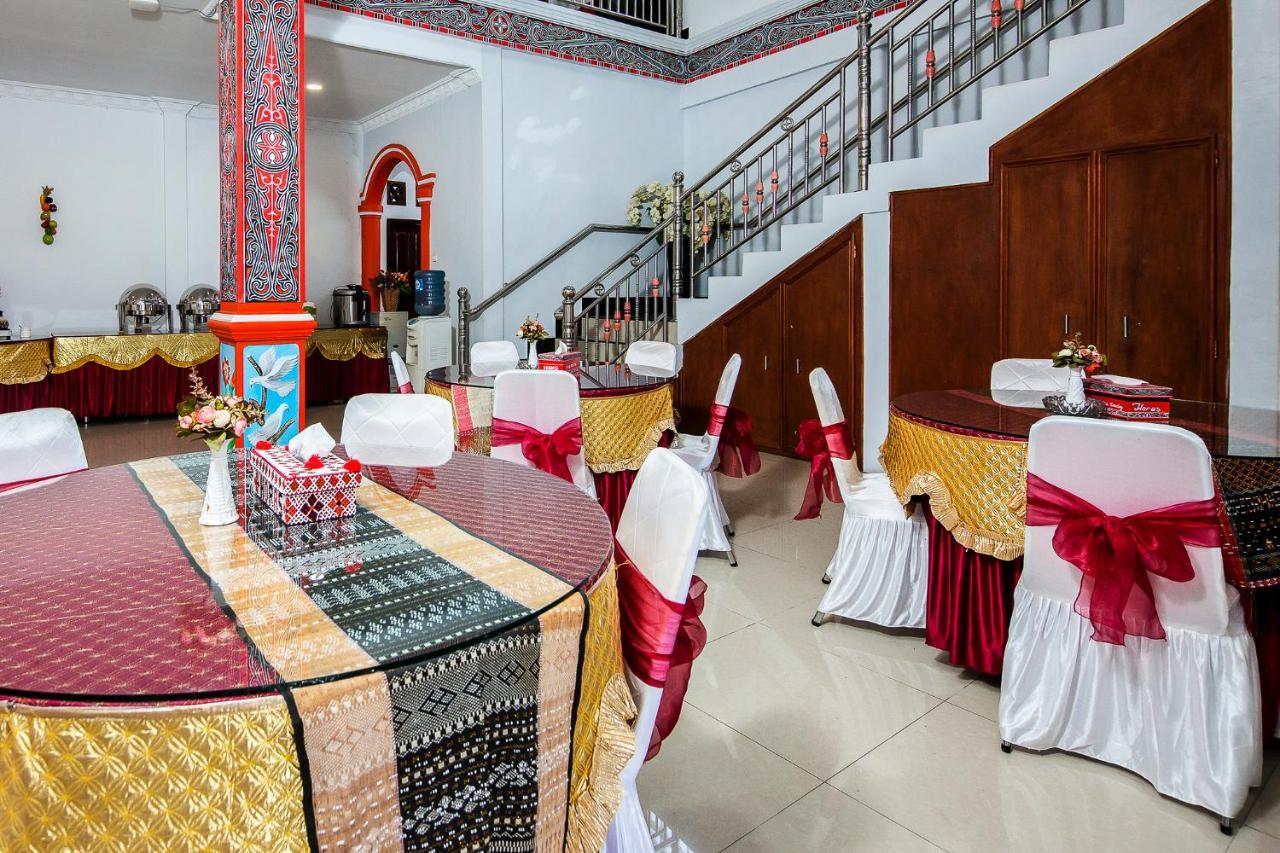 Oyo 1520 Hotel Kartini Tarutung Extérieur photo